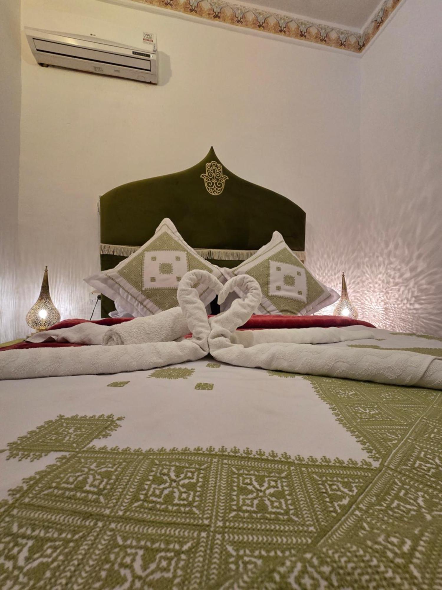 Bed and Breakfast Dar Khmissa Fez Esterno foto