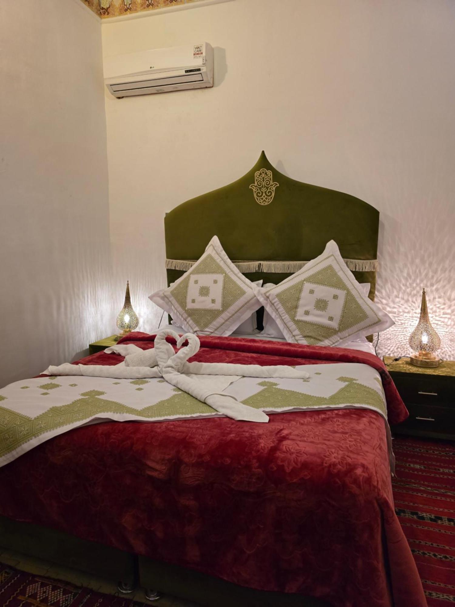 Bed and Breakfast Dar Khmissa Fez Esterno foto